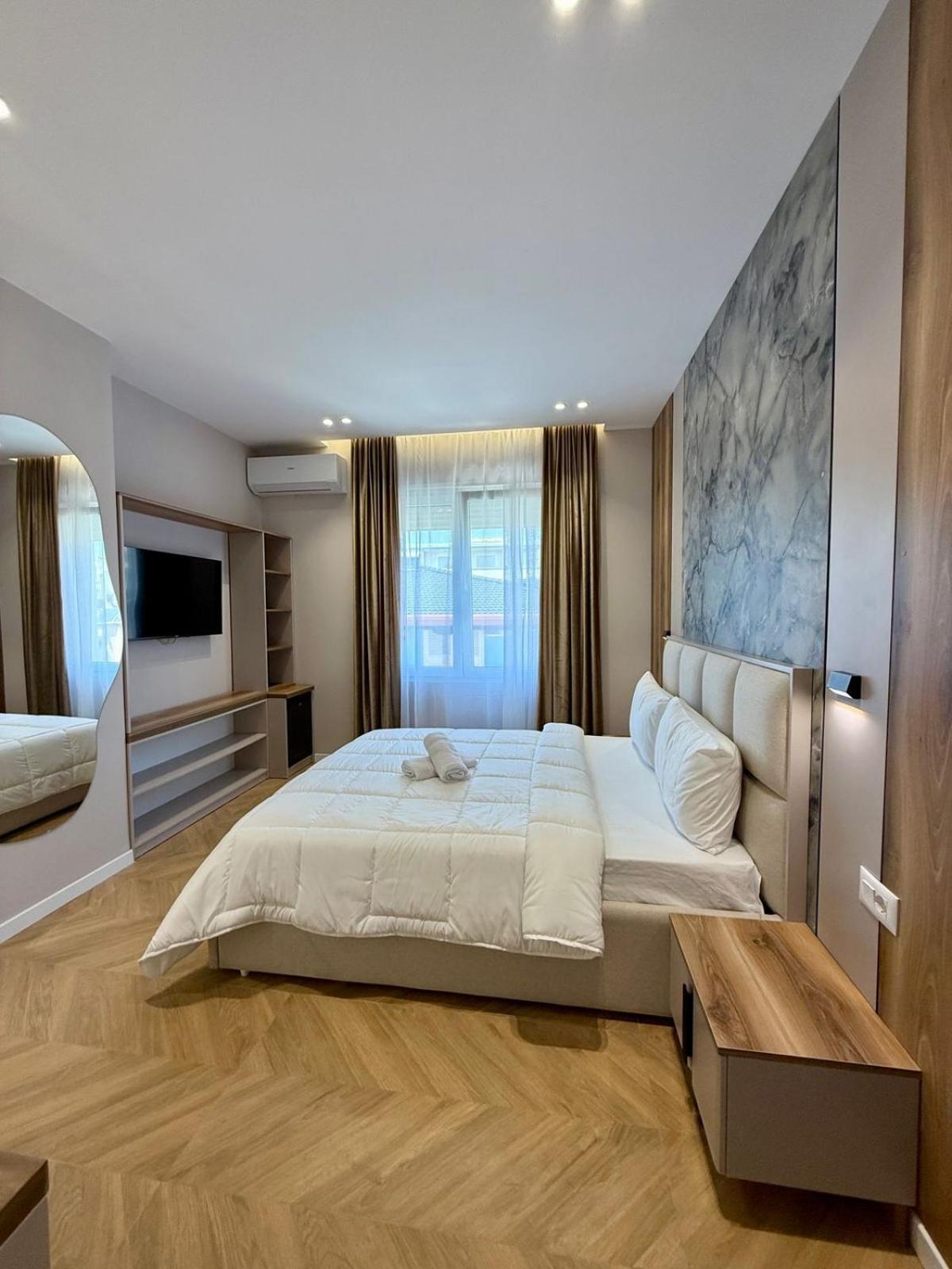 Gent's Luxury
