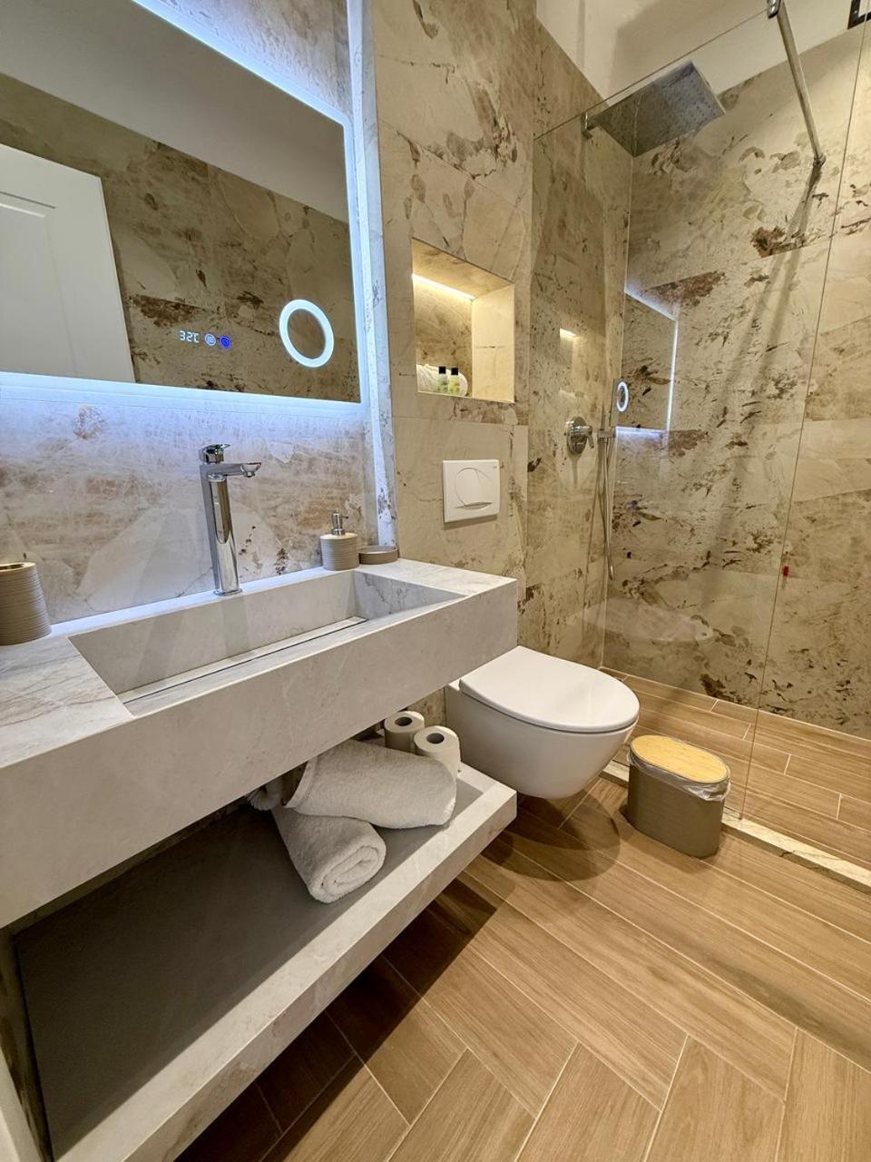 Gent's Luxury Apartment